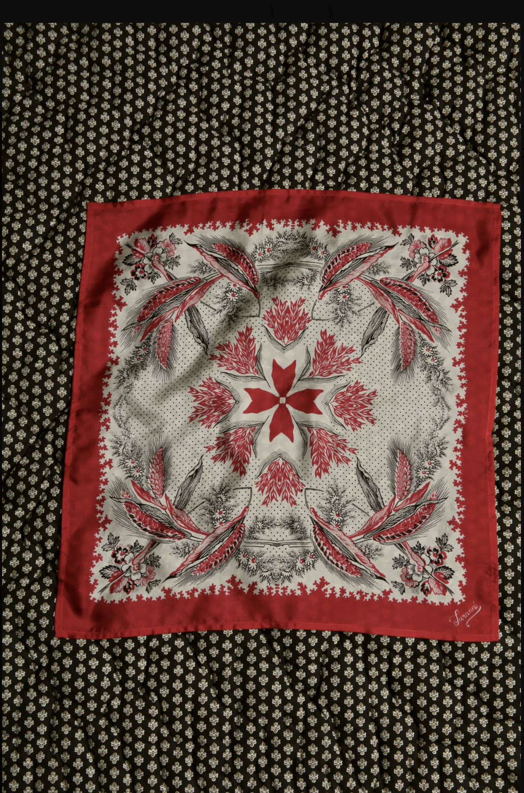 Scarf 47*47cm_Red print #1_Suranné