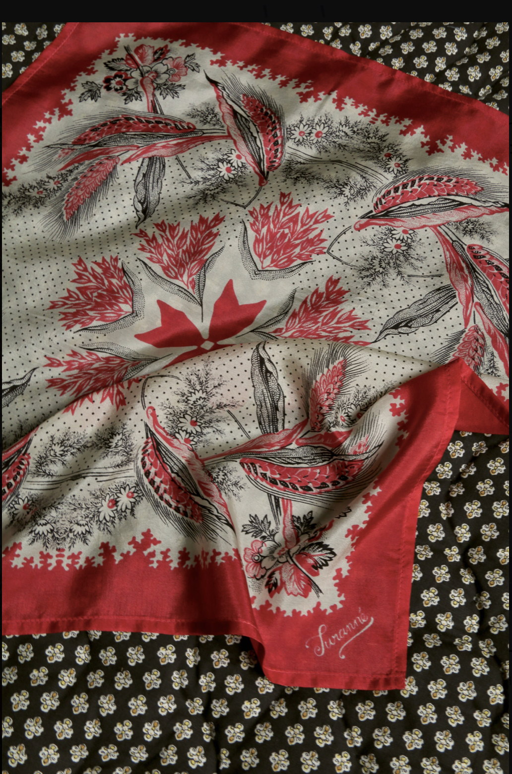 Scarf 47*47cm_Red print #1_Suranné
