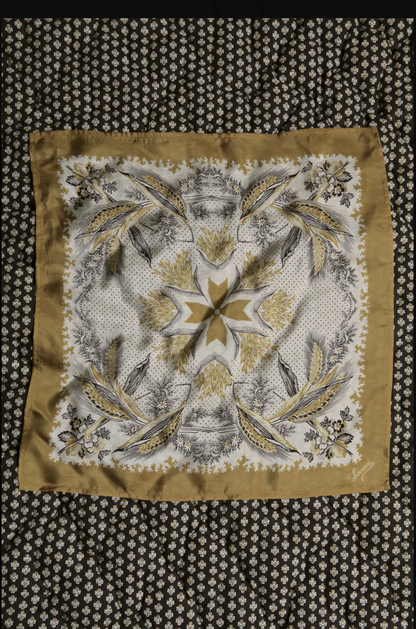 Scarf 47*47cm_Curry print #1_Suranné