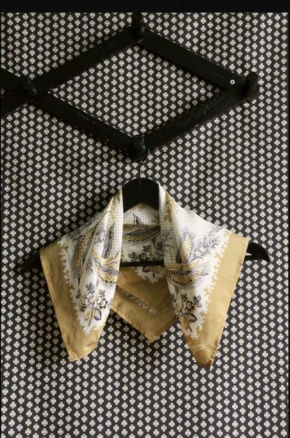 Scarf 47*47cm_Curry print #1_Suranné