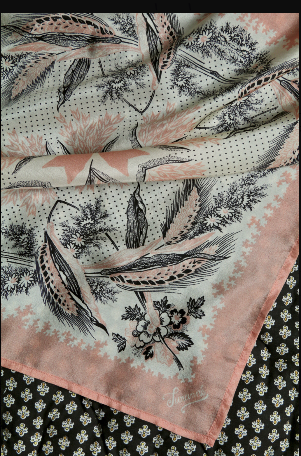 Scarf 47*47cm_Pink print #1_Suranné