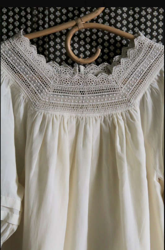 Woman blouse_Ivory Sushi voile_Suranné