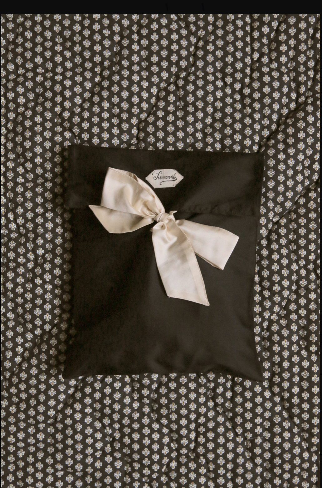 Woman blouse_Black Sushi voile_Suranné