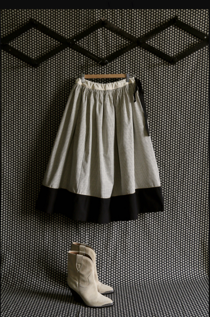 "FLEUR D'ORANGER" long skirt_Black stripe_Suranné