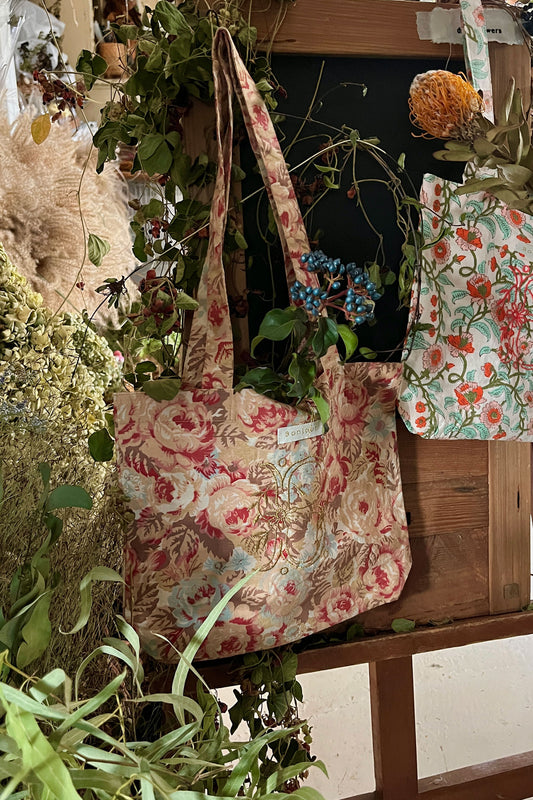 Eco Bag with embroidery_Red Roses